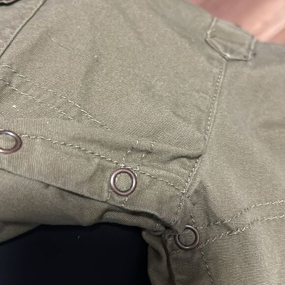 Guess 6-9 month - Picture 3 of 4